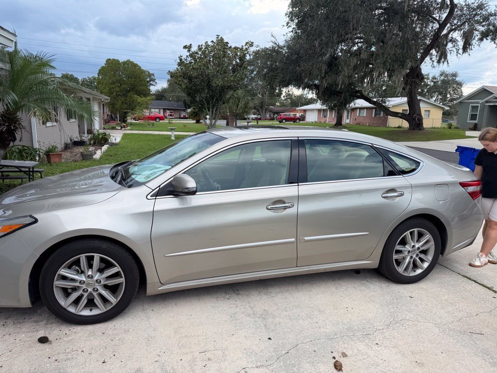 Used 2014 Toyota Avalon XLE Premium FWD image 4