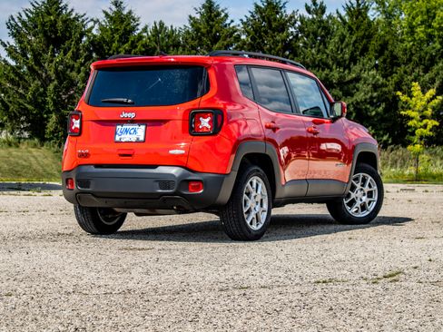 Used 2020 Jeep Renegade Latitude w/ Cold Weather Group AWD/4WD image 9