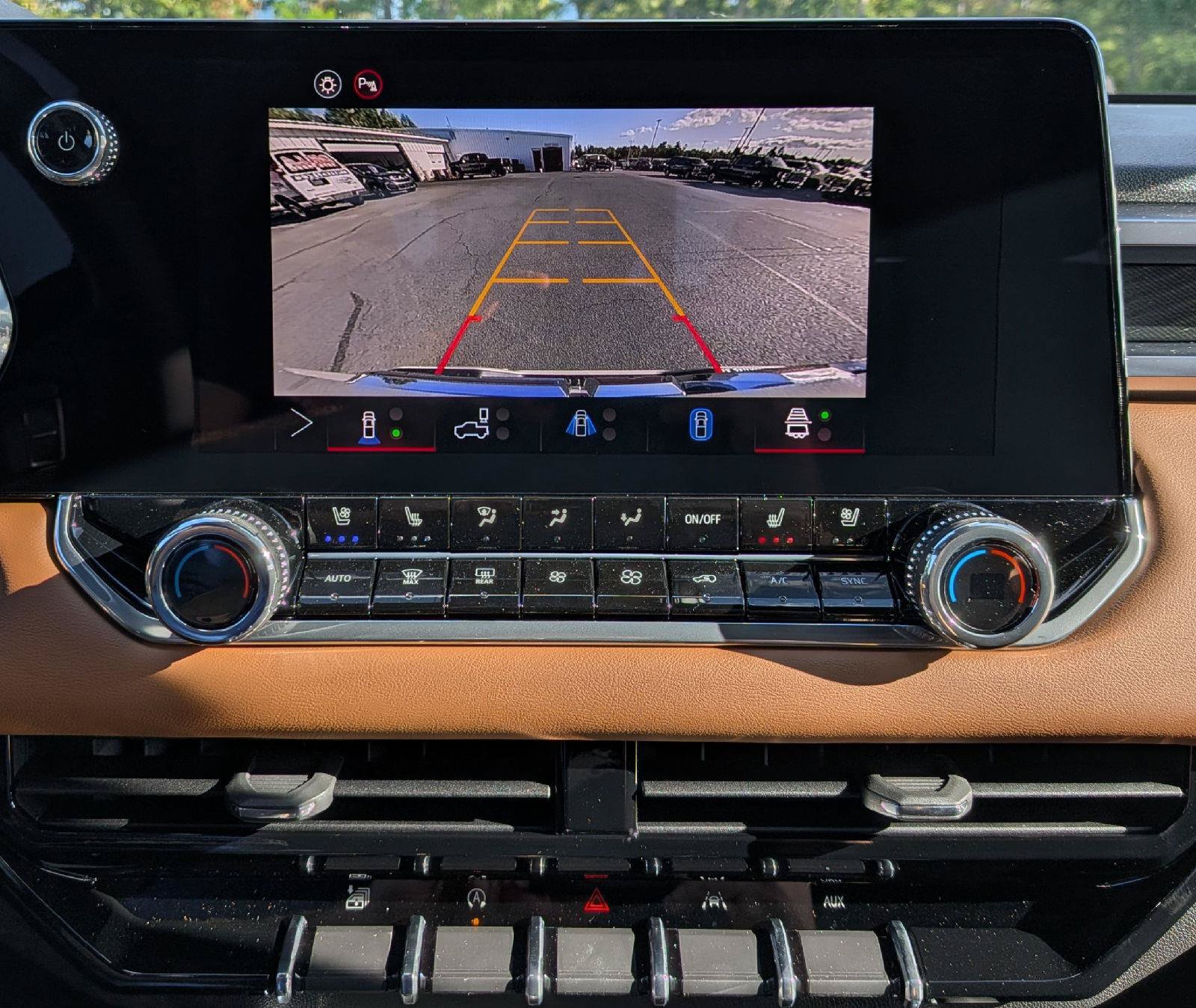 New 2026 GMC Canyon AT4 w/ Technology Plus Package AWD/4WD image 17