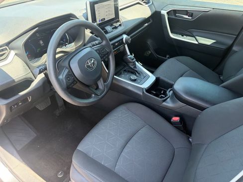 Used 2024 Toyota RAV4 XLE AWD/4WD image 10