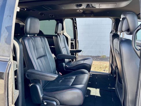 Used 2017 Dodge Grand Caravan GT FWD image 9