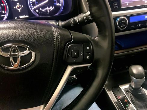 Used 2015 Toyota Highlander Limited Platinum AWD/4WD image 25