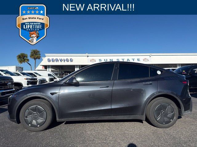 Used 2026 Tesla Model Y 2WD image 1