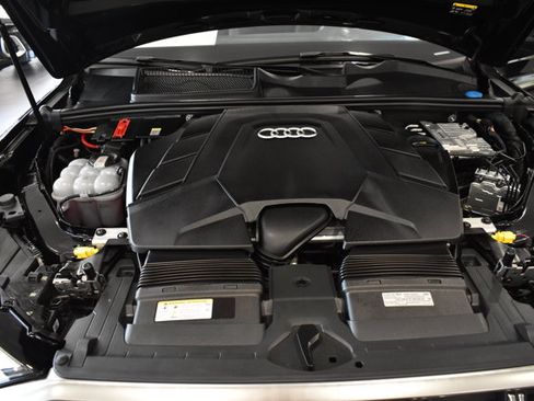 Certified 2025 Audi Q7 3.0T Premium w/ Convenience Package image 36