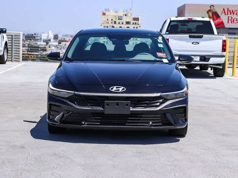 Used 2025 Hyundai Elantra Sport FWD image 2