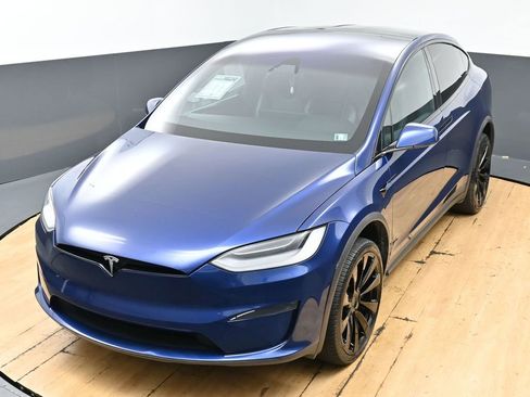 Used 2022 Tesla Model X image 9