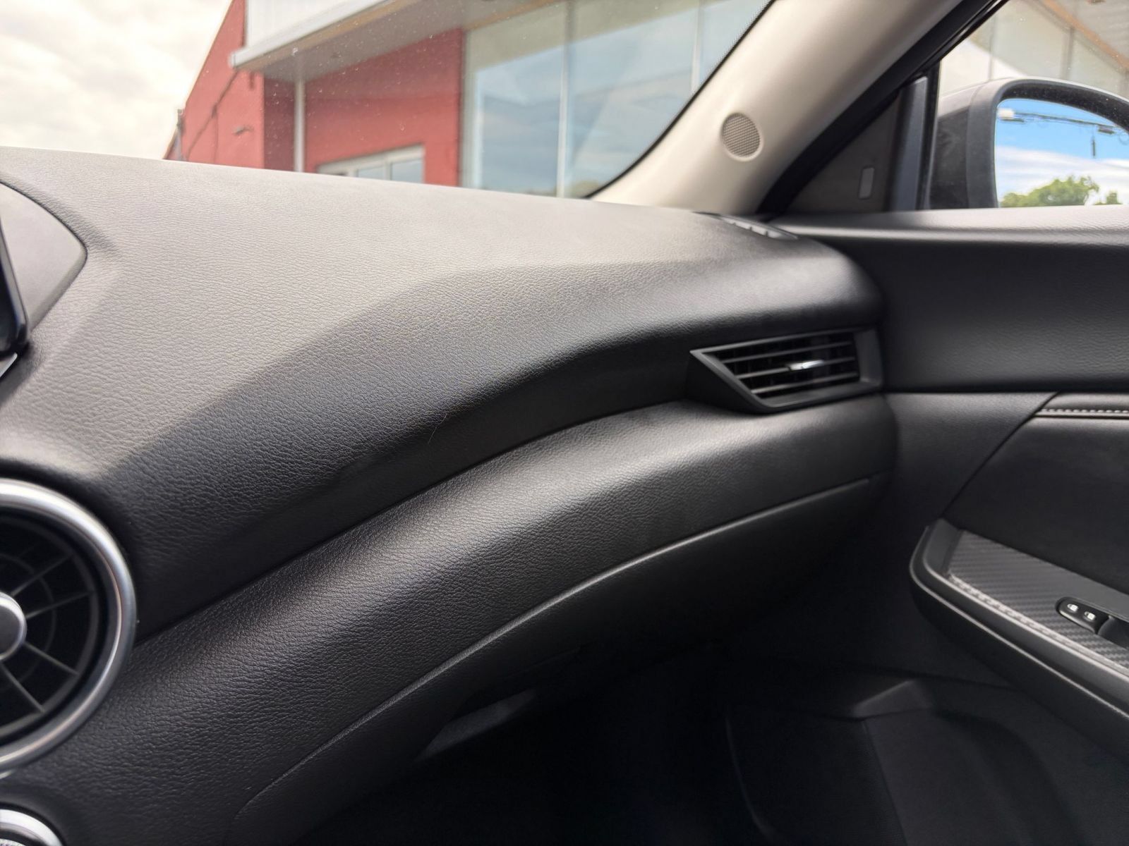 Used 2025 Nissan Sentra S FWD image 32