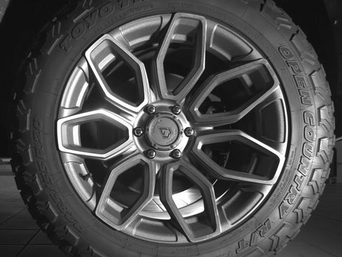 Used 2022 RAM 1500 Limited AWD/4WD image 24