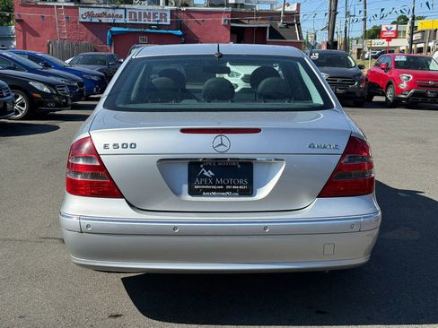 Used 2004 Mercedes-Benz E 500 4MATIC Sedan image 8