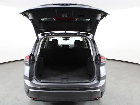 Certified 2026 Nissan Rogue SL FWD image 17