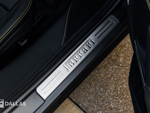 Used 2025 Ferrari SF90 Spider image 37