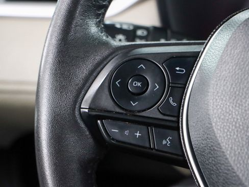 Used 2021 Toyota RAV4 XLE Premium image 13