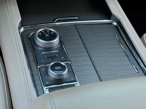 Used 2024 Ford Expedition Max Limited image 27