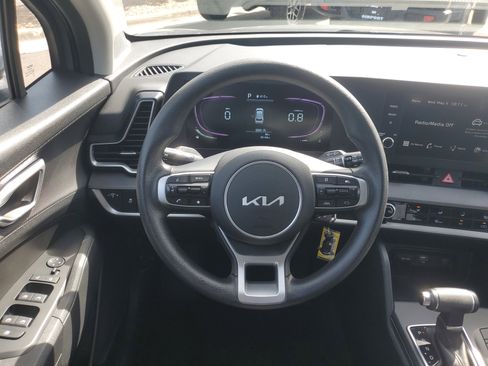 Used 2025 Kia Sportage LX FWD image 14