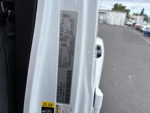 Used 2025 Jeep Wrangler Unlimited Sahara AWD/4WD image 29