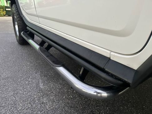 Used 2005 HUMMER H2 w/ Preferred Equipment Group image 16