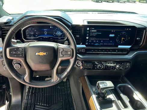 Used 2022 Chevrolet Silverado 1500 High Country AWD/4WD image 9