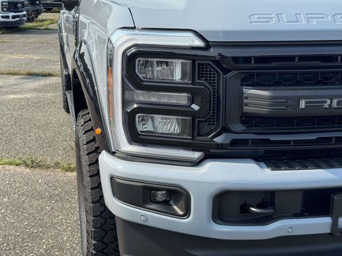 New 2026 Ford F250 Lariat w/ Black Appearance Package AWD/4WD image 7