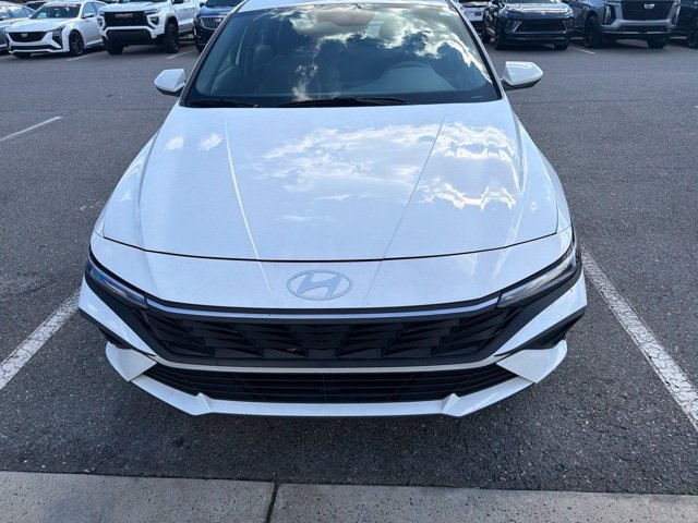 Used 2024 Hyundai Elantra Blue FWD image 2