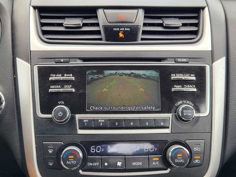 Used 2016 Nissan Altima 2.5 SV FWD image 18
