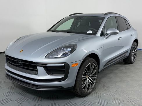 Certified 2026 Porsche Macan AWD/4WD image 1