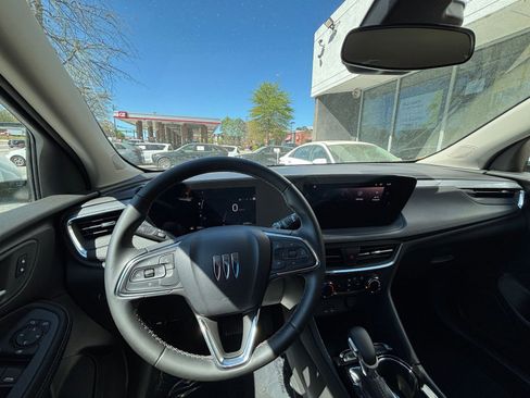 Used 2025 Buick Encore GX Preferred FWD image 34
