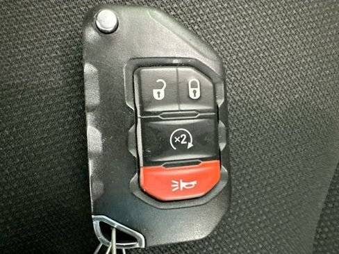 Used 2023 Jeep Wrangler Unlimited w/ Sun & Screen Package AWD/4WD image 18