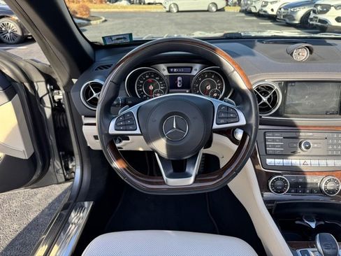 Used 2017 Mercedes-Benz SL 550 image 17