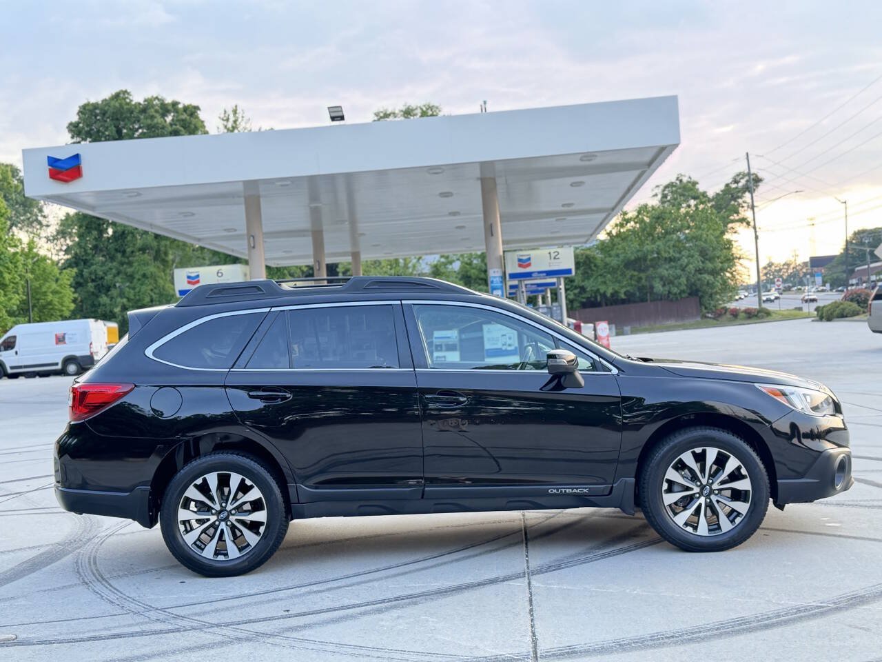Used 2017 Subaru Outback 3.6R Limited AWD/4WD image 26