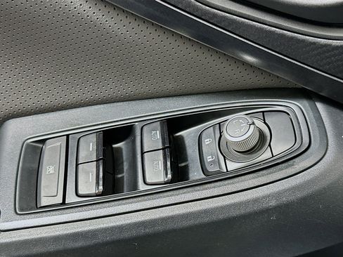 Used 2021 Subaru Crosstrek 2.5i Sport w/ Moonroof Package image 15