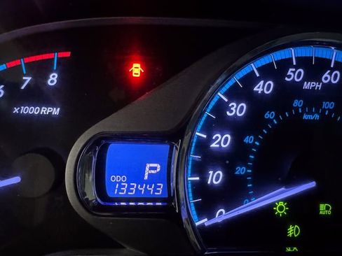 Used 2013 Toyota Sienna Limited w/ Premium Pkg AWD/4WD image 18