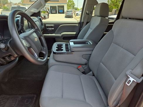 Used 2016 Chevrolet Silverado 1500 Custom w/ Custom Convenience Package RWD image 4