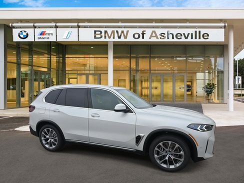 New 2026 BMW X5 xDrive40i w/ Premium Package image 1