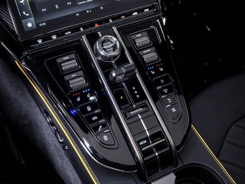 New 2026 Aston Martin V8 Vantage Roadster image 33