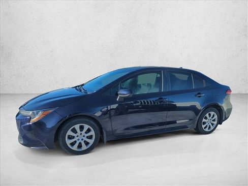 Used 2025 Toyota Corolla LE FWD image 6