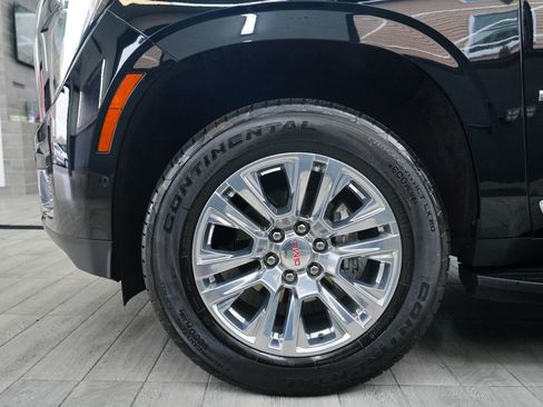 Used 2025 GMC Yukon XL Denali AWD/4WD image 9