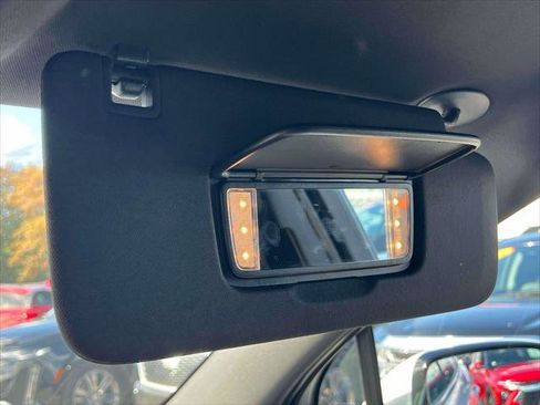 Used 2022 Buick Enclave Essence w/ Sport Touring Edition image 30