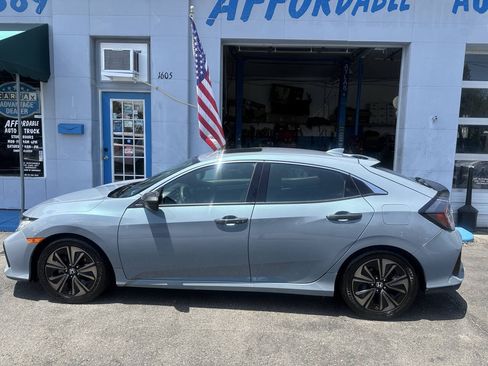 Used 2018 Honda Civic EX image 5