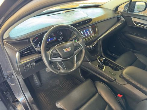 Used 2017 Cadillac XT5 Luxury image 10