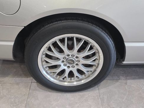 Used 2004 Ford Thunderbird Deluxe image 19