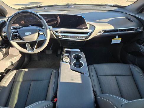 New 2026 Cadillac Lyriq Luxury image 2