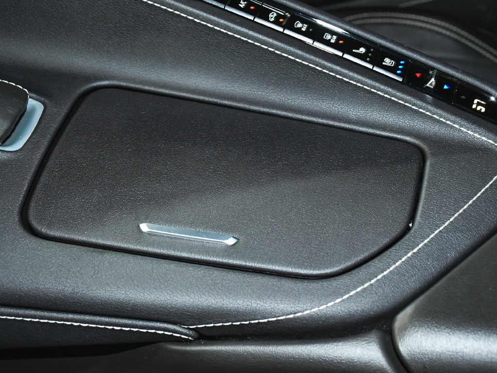 Used 2022 Chevrolet Corvette Stingray Preferred Cpe w/ Z51 Performance Package RWD image 49