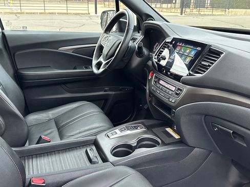 Used 2022 Honda Passport TrailSport image 13