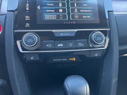 Used 2017 Honda Civic Touring image 18