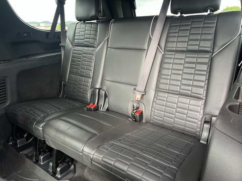 Used 2022 Cadillac Escalade ESV Premium Luxury Platinum AWD/4WD image 23