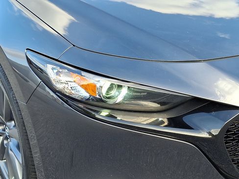 Used 2023 MAZDA MAZDA3 s image 10