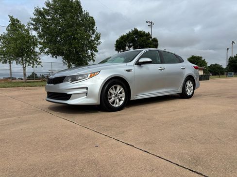 Used 2018 Kia Optima LX FWD image 2
