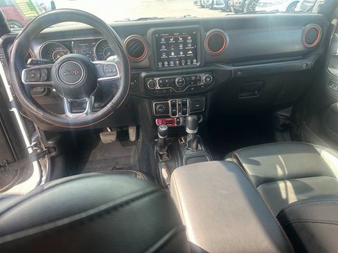 Used 2023 Jeep Gladiator Mojave w/ Cold Weather Group image 19
