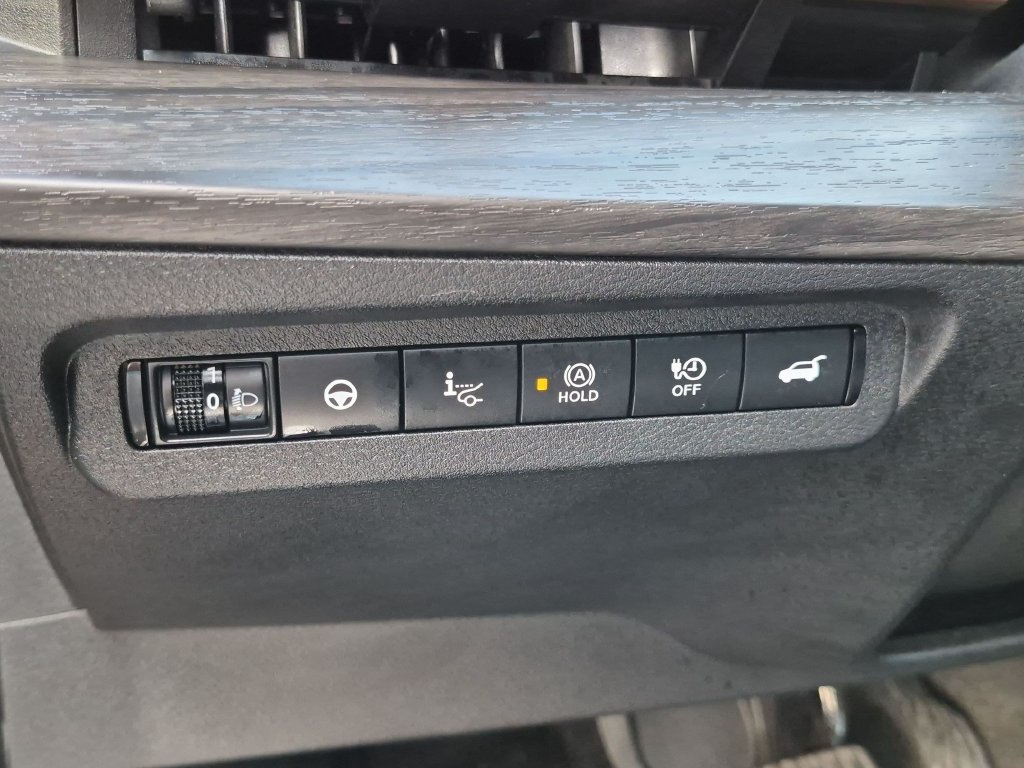 Used 2024 Nissan Ariya AWD image 36