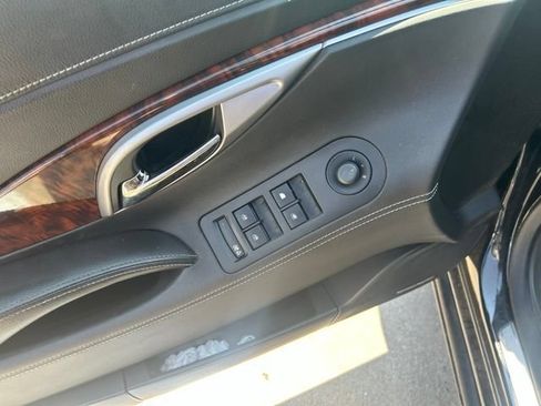 Used 2011 Buick LaCrosse CXL w/ Entertainment Package FWD image 10